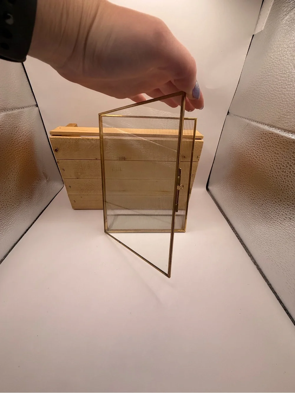 Vintage Brass Fluted Glass Hinged Standing Photo Frame 8x6
